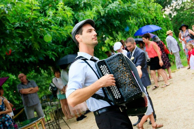 Style Guinguette Une Soiree Authentique Au Son De L Accordeon Style Guinguette Une Soiree Authentique Au Son De L Accordeon